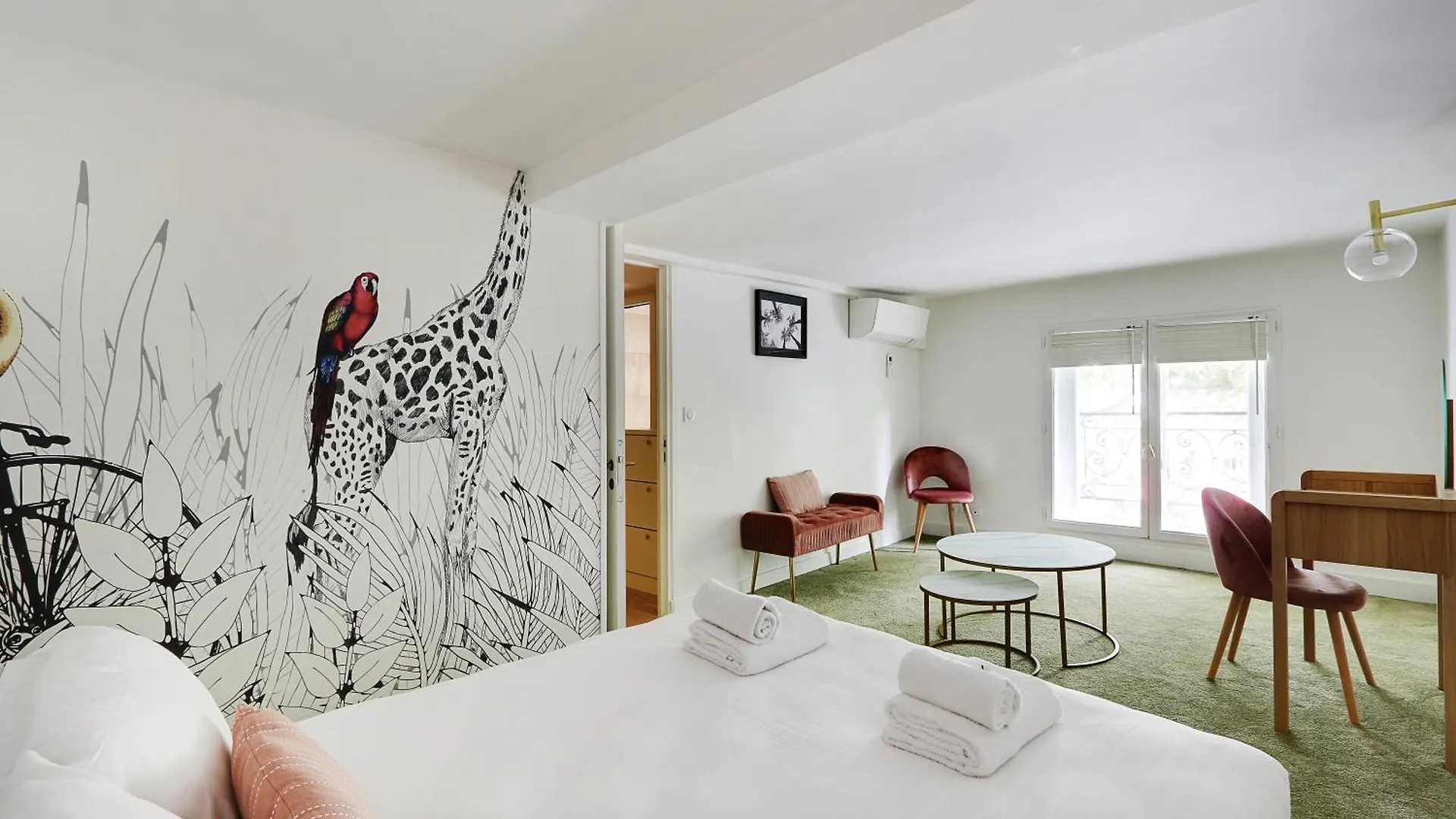 Apartment Pick A Flat's In Saint-germain - Rue Du Bac *