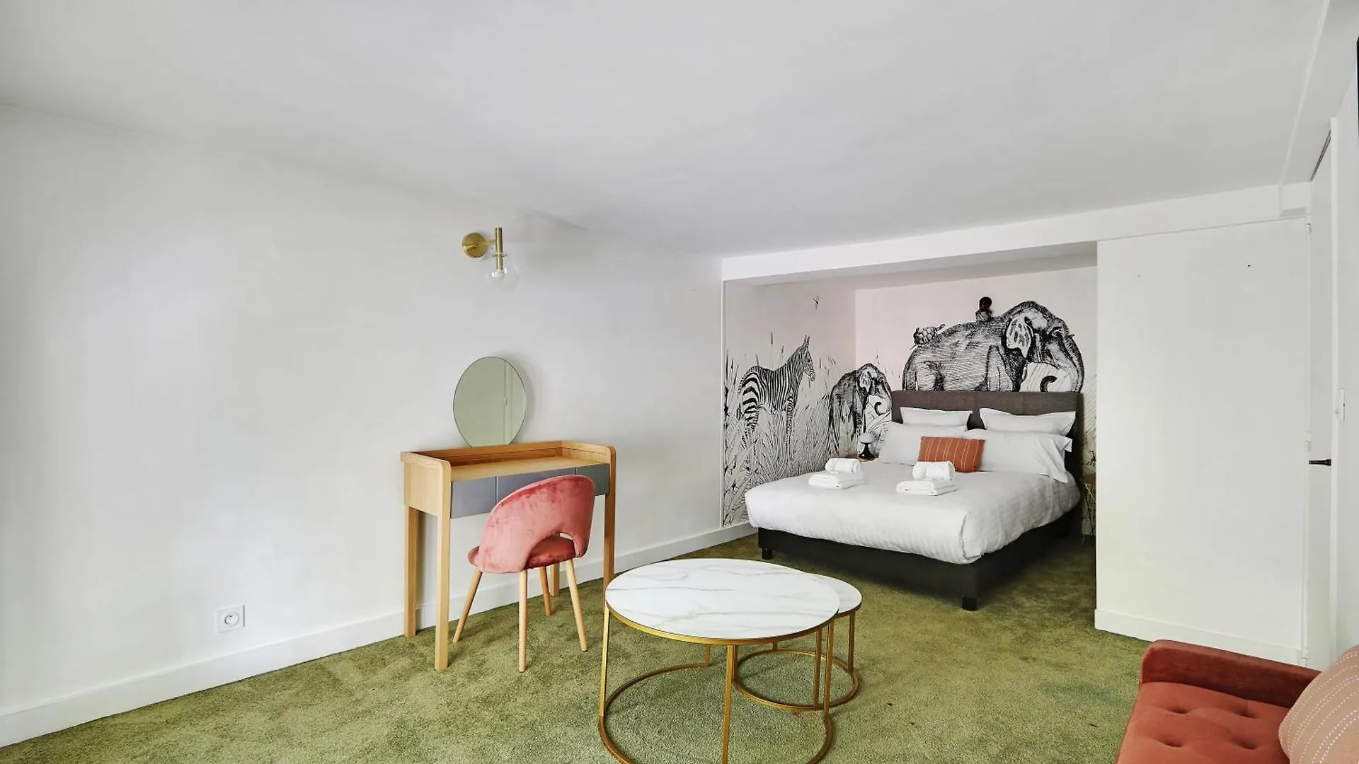 Pick A Flat's In Saint-germain - Rue Du Bac *